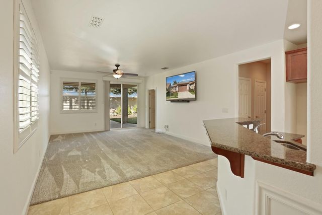 1995 Shady Oak St, Manteca, CA 95336