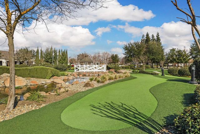 1995 Shady Oak St, Manteca, CA 95336