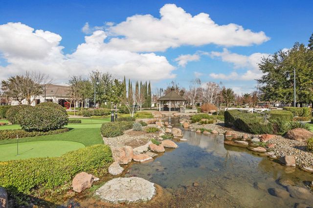 1995 Shady Oak St, Manteca, CA 95336