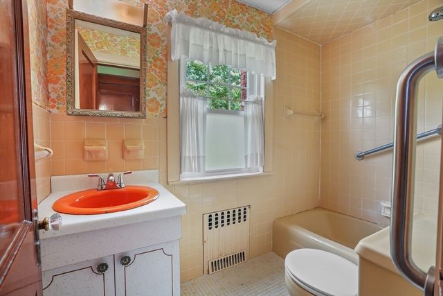12 Bungalow Rd, Boston, MA 02132