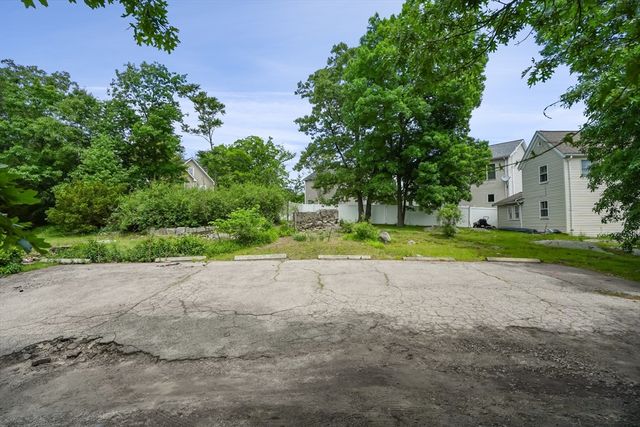 12 Bungalow Rd, Boston, MA 02132