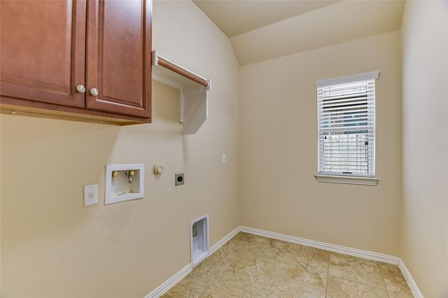2709 Dillon Pond LN, Pflugerville, TX 78660