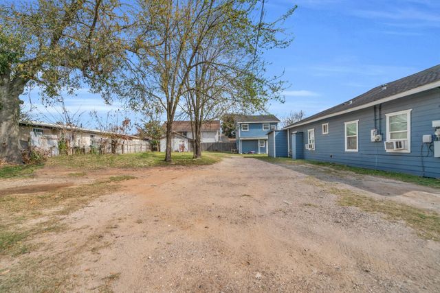 7919 Brays C, Houston, TX 77012