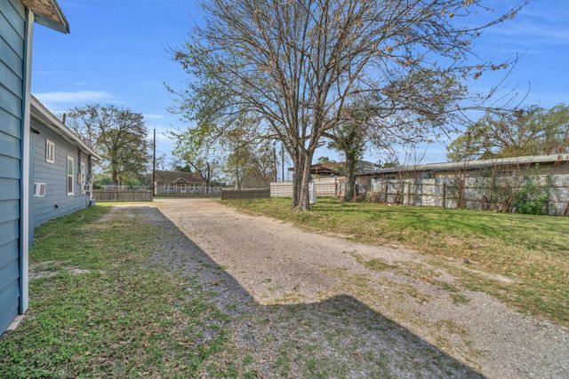 7919 Brays C, Houston, TX 77012