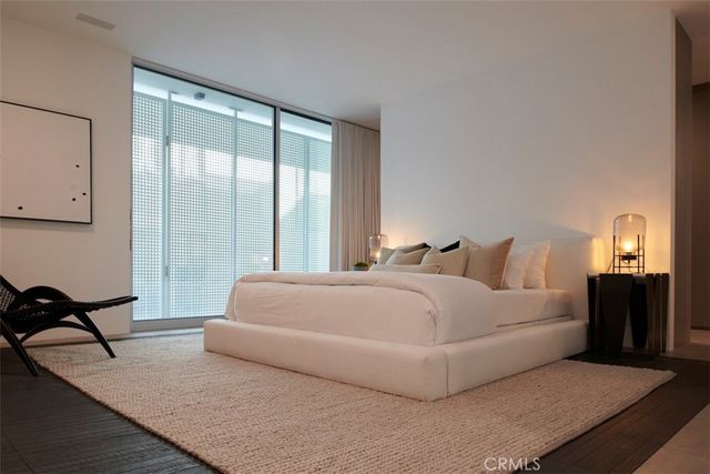 838 N Kings Road 201, West Hollywood, CA 90069