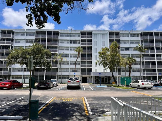 700 NW 214th St 411, Miami Gardens, FL 33169