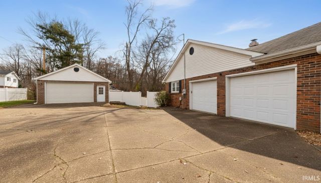 117 Springhaven Drive, Evansville, IN 47710