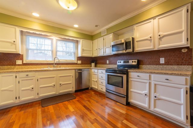 117 Springhaven Drive, Evansville, IN 47710