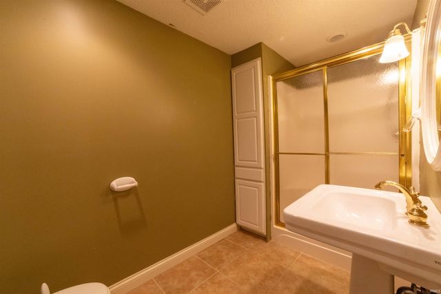 117 Springhaven Drive, Evansville, IN 47710