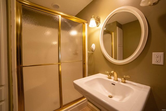 117 Springhaven Drive, Evansville, IN 47710