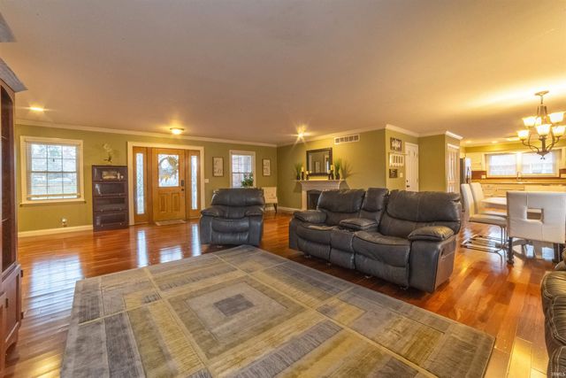 117 Springhaven Drive, Evansville, IN 47710