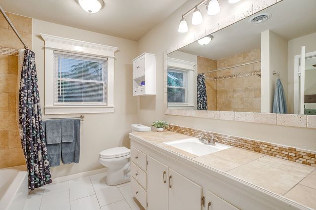 5248 Greene Avenue, Fort Worth, TX 76133