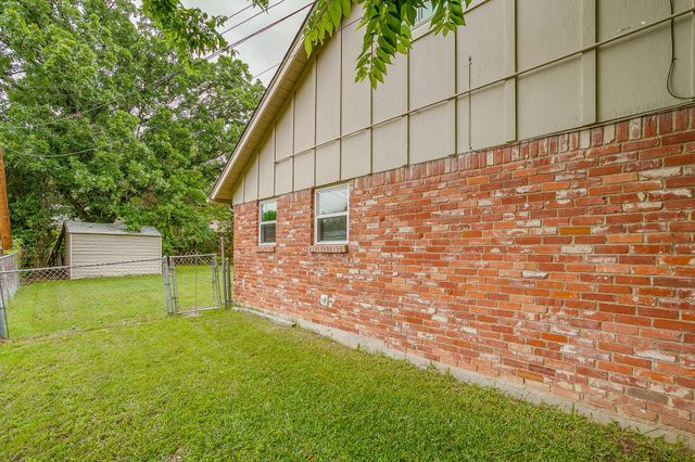 5248 Greene Avenue, Fort Worth, TX 76133