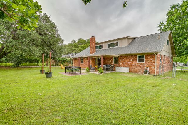 5248 Greene Avenue, Fort Worth, TX 76133