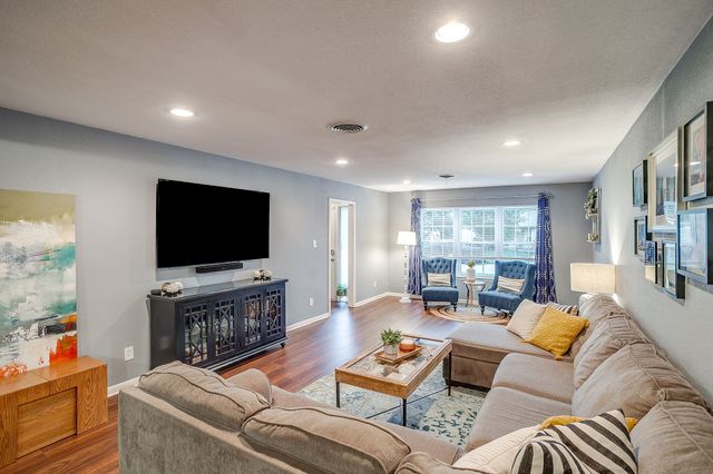 5248 Greene Avenue, Fort Worth, TX 76133