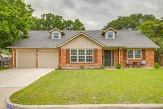 5248 Greene Avenue, Fort Worth, TX 76133