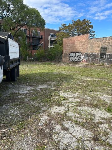 3128 W GRAND Avenue, Chicago, IL 60622
