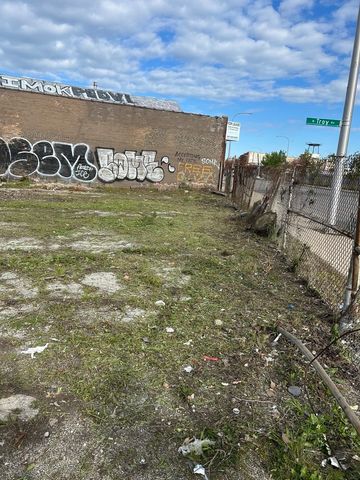 3128 W GRAND Avenue, Chicago, IL 60622