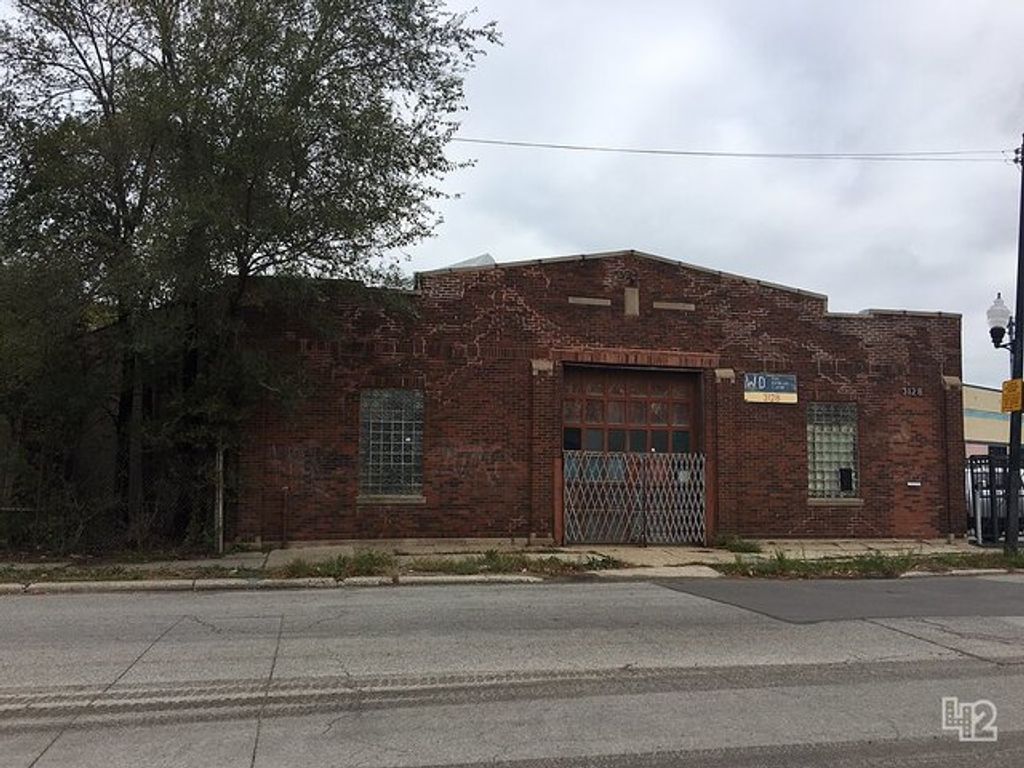 3128 W GRAND Avenue, Chicago, IL 60622