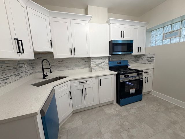 11415 S Prairie Avenue, Chicago, IL 60628