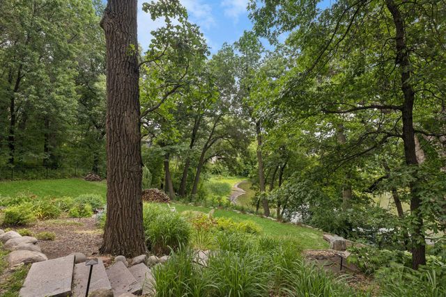 2488 Hillwood Drive E, Maplewood, MN 55119