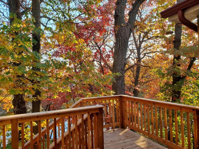 2488 Hillwood Drive E, Maplewood, MN 55119