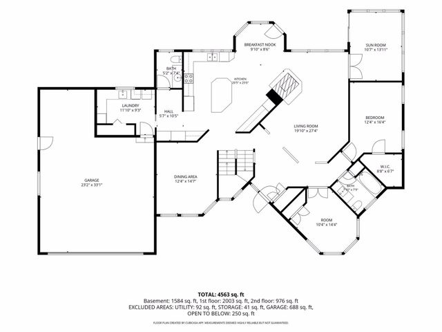 2488 Hillwood Drive E, Maplewood, MN 55119