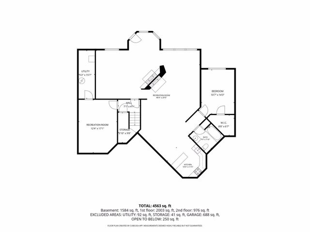 2488 Hillwood Drive E, Maplewood, MN 55119