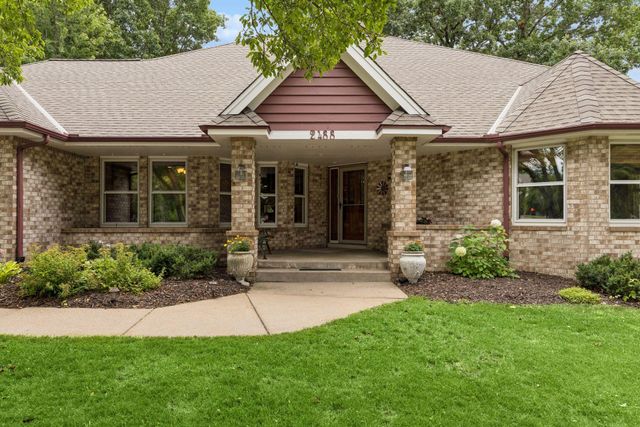 2488 Hillwood Drive E, Maplewood, MN 55119