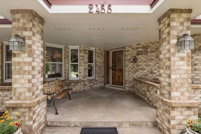 2488 Hillwood Drive E, Maplewood, MN 55119