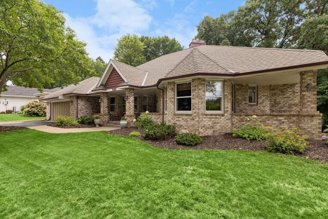 2488 Hillwood Drive E, Maplewood, MN 55119