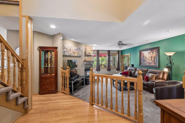 2488 Hillwood Drive E, Maplewood, MN 55119