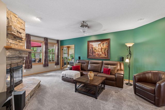 2488 Hillwood Drive E, Maplewood, MN 55119