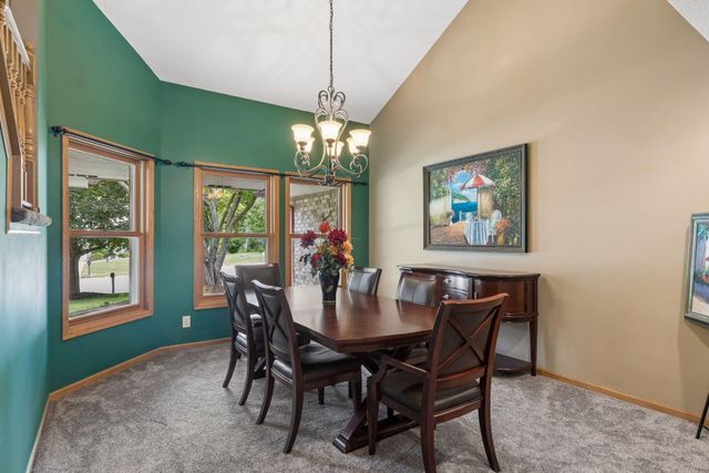 2488 Hillwood Drive E, Maplewood, MN 55119