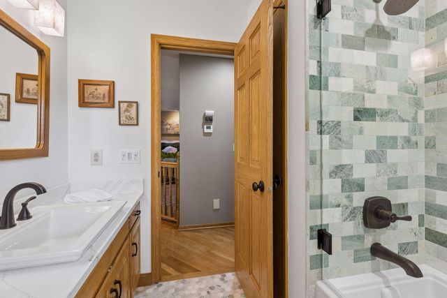 2488 Hillwood Drive E, Maplewood, MN 55119