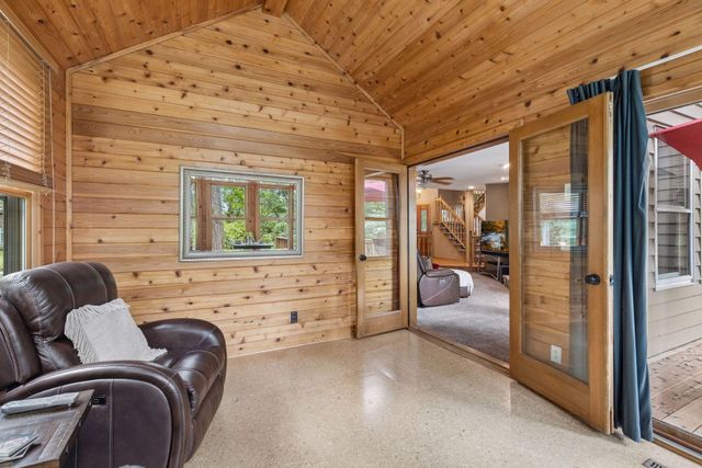 2488 Hillwood Drive E, Maplewood, MN 55119