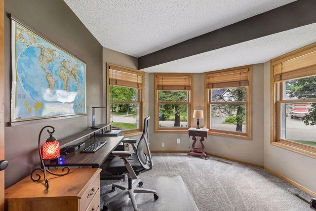 2488 Hillwood Drive E, Maplewood, MN 55119