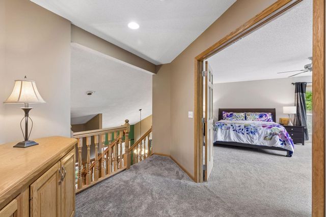 2488 Hillwood Drive E, Maplewood, MN 55119