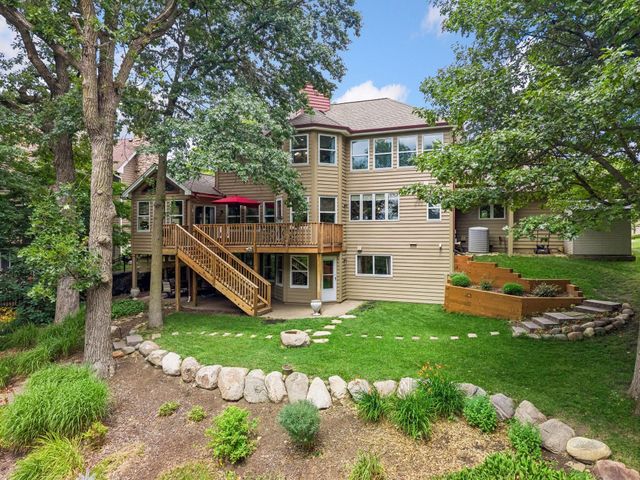 2488 Hillwood Drive E, Maplewood, MN 55119