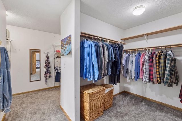2488 Hillwood Drive E, Maplewood, MN 55119
