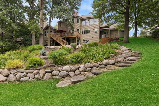 2488 Hillwood Drive E, Maplewood, MN 55119