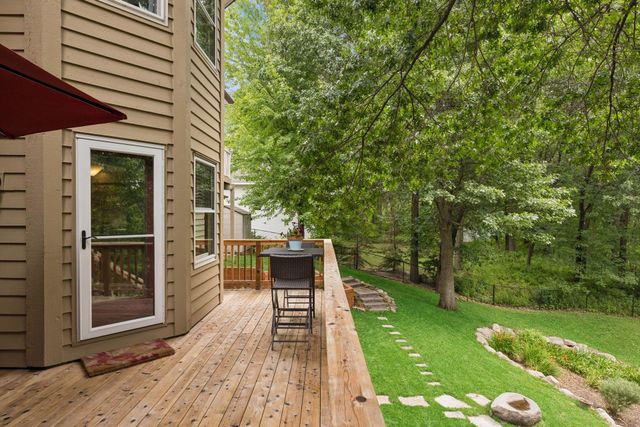 2488 Hillwood Drive E, Maplewood, MN 55119