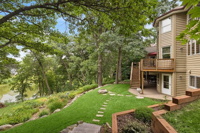 2488 Hillwood Drive E, Maplewood, MN 55119