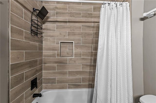 6396 Loch Arbor Drive, Flowery Branch, GA 30542