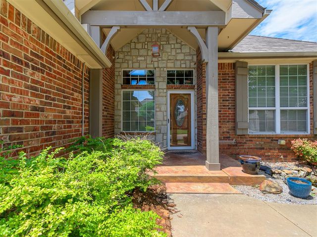 16609 Village Garden Drive, Edmond, OK 73012
