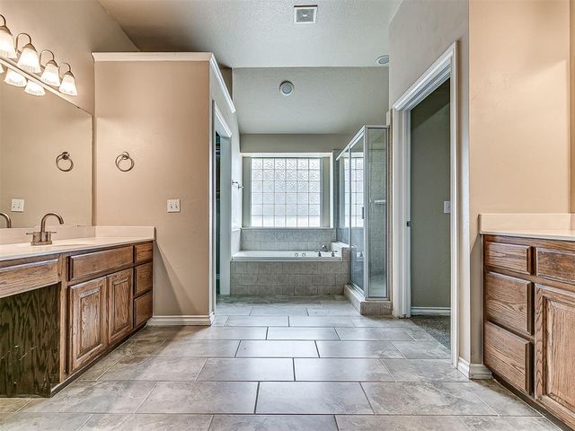 16609 Village Garden Drive, Edmond, OK 73012