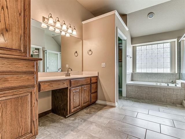 16609 Village Garden Drive, Edmond, OK 73012