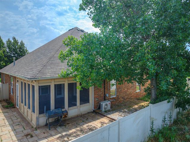 16609 Village Garden Drive, Edmond, OK 73012