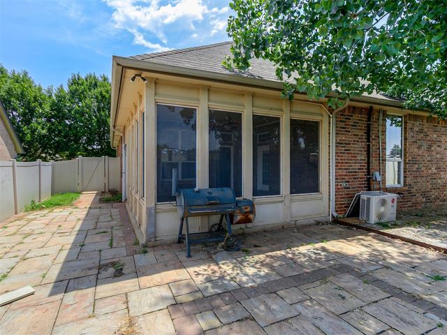 16609 Village Garden Drive, Edmond, OK 73012