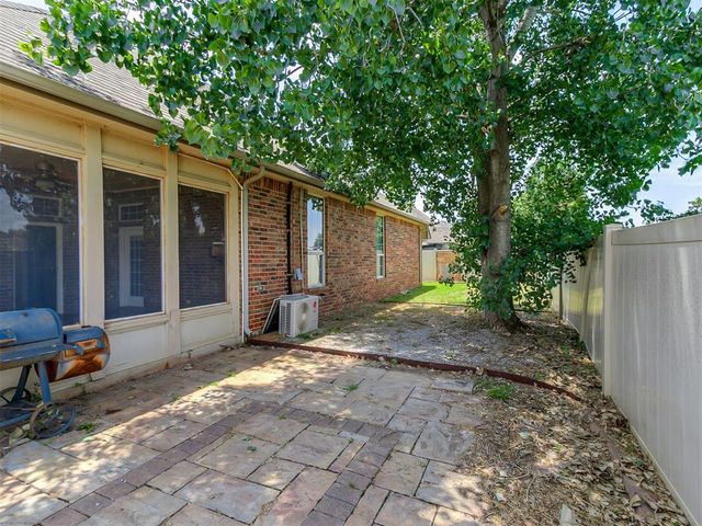 16609 Village Garden Drive, Edmond, OK 73012